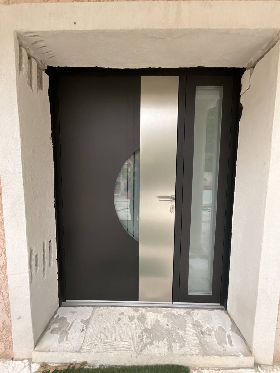 PORTE D'ENTREE EN ALUMINIUM A VENTABREN